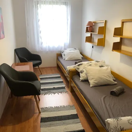 Semesterbostad Maria *